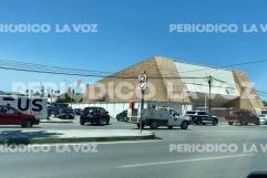 Choque entre Nissan Altima y Camioneta en Monclova