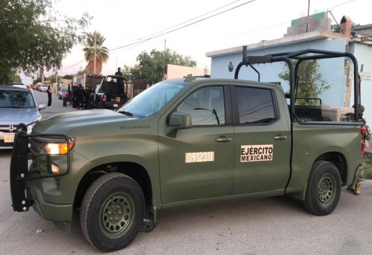 Catean viviendas y quinta en operativo antidrogas; detienen a dos mujeres