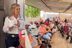 Promueven tarjeta de salud en visita estatal a comedor de adultos mayores