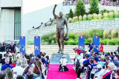 Jeff Buccacio crea escultura de Tom Brady en Patriots