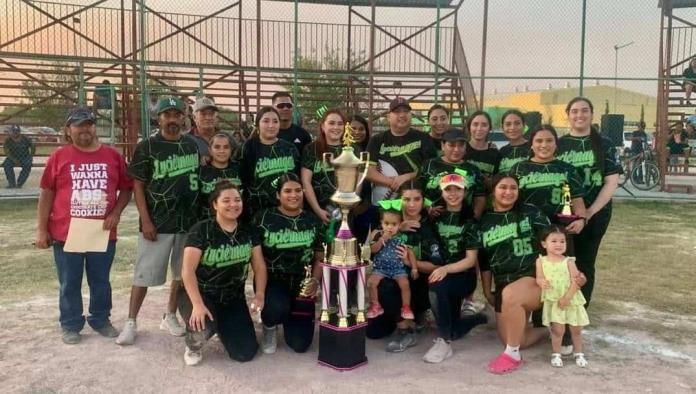 Gran Emoción y Pasión en la Gran Final Femenil de Slow-Pitch en Nava