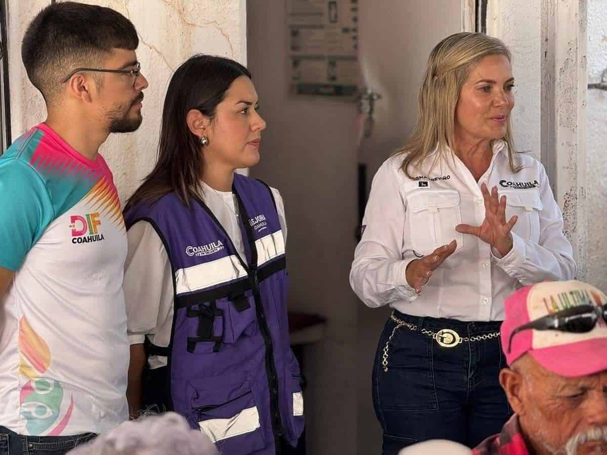 Promueven tarjeta de salud en visita estatal a comedor de adultos mayores