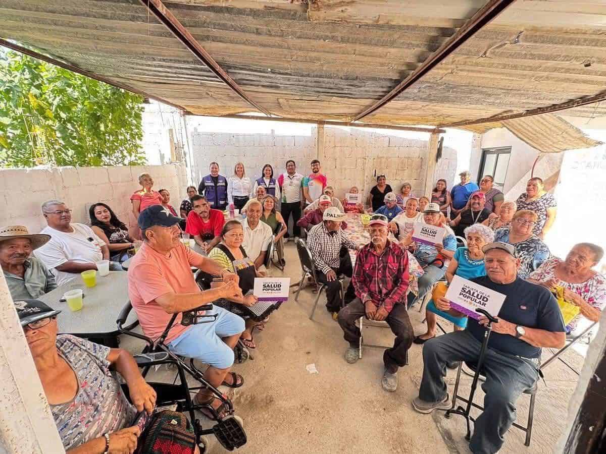 Promueven tarjeta de salud en visita estatal a comedor de adultos mayores