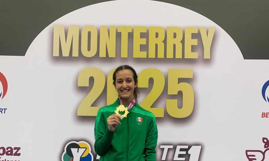 Ana Victoria Muñoz Saucedo brilla con medalla de oro en competencia de karate