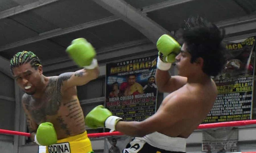 Daniel Chino Narváez vs Alejandro El Terrible Dorado: Choque Estelar en la Arena Coliseo