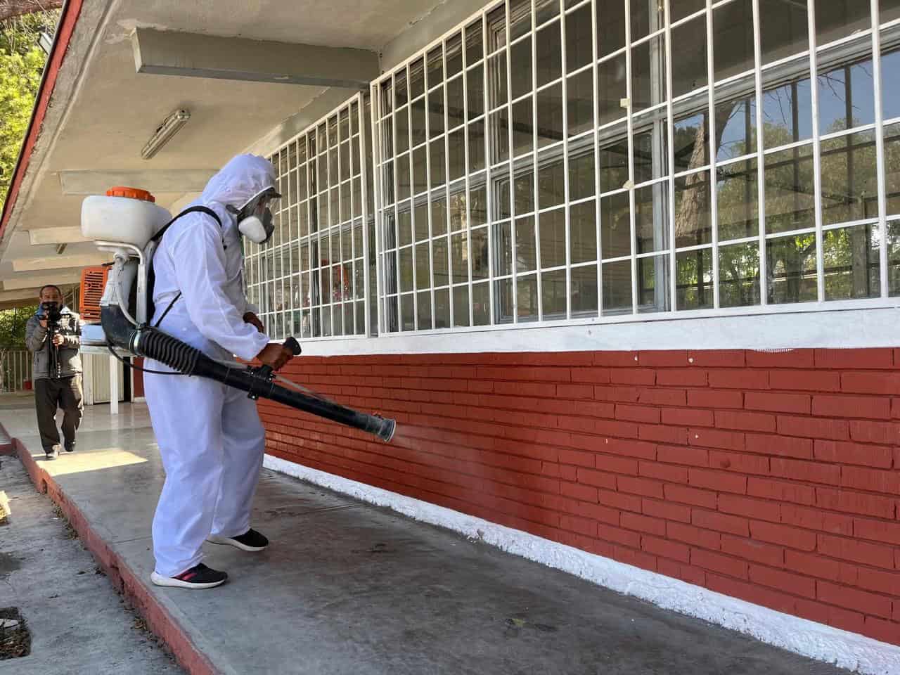 Intensifican fumigación contra garrapatas en Saltillo