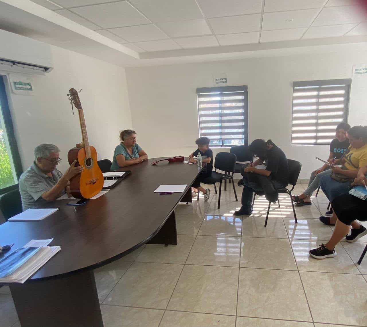 Vecinos de Venustiano Carranza arrancan clases de música comunitarias