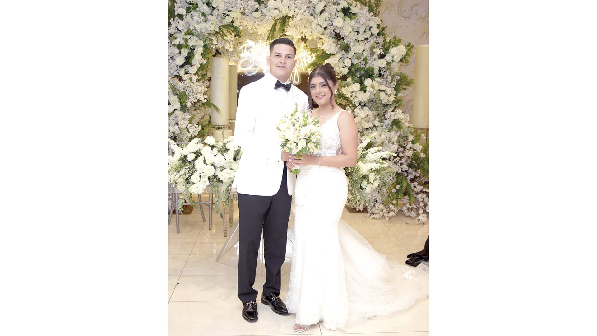 Emotiva unión en matrimonio de Mauren Morales y Joel Delgado