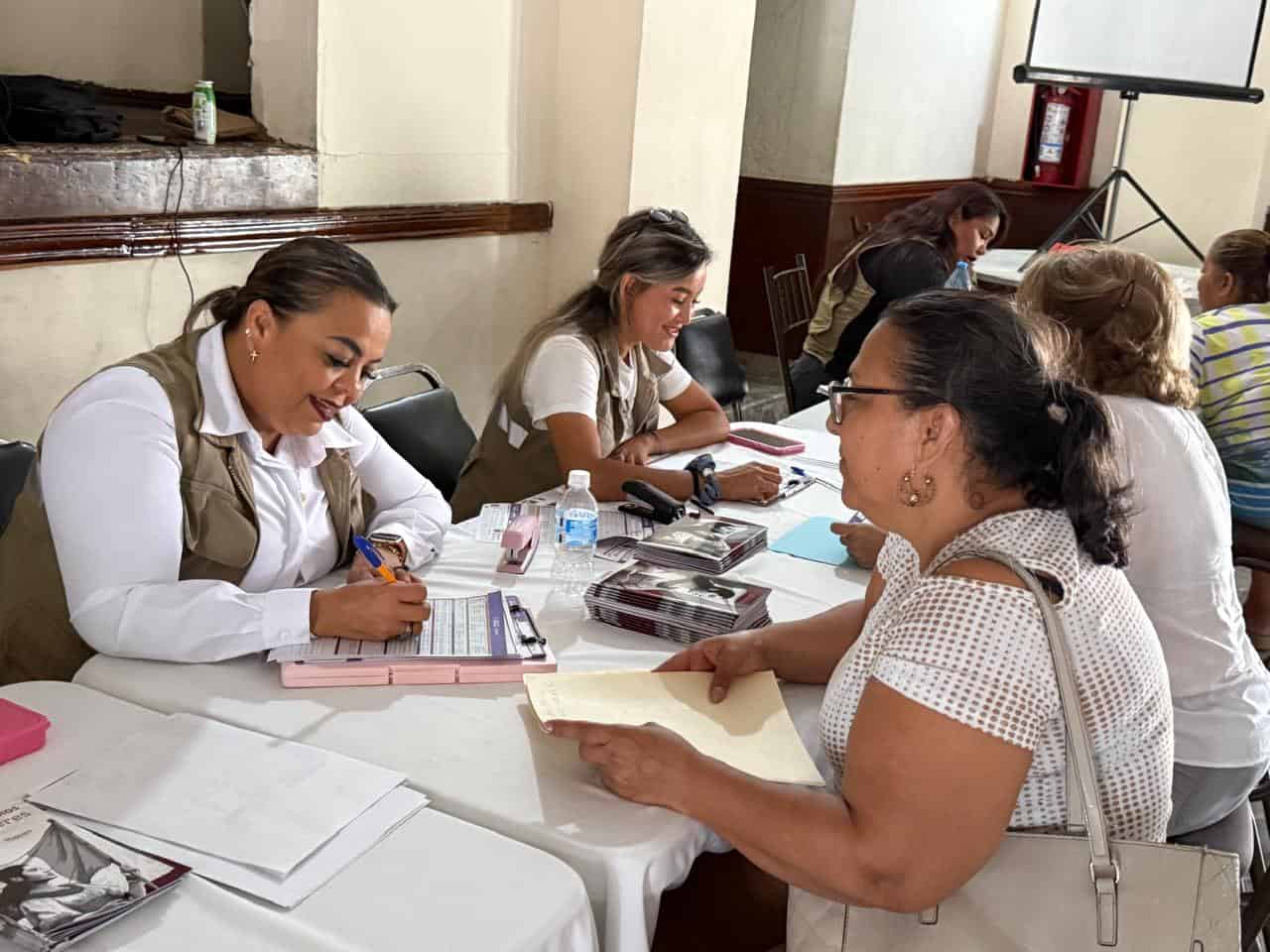Más de 2 mil mujeres se benefician del Programa Bienestar en Monclova