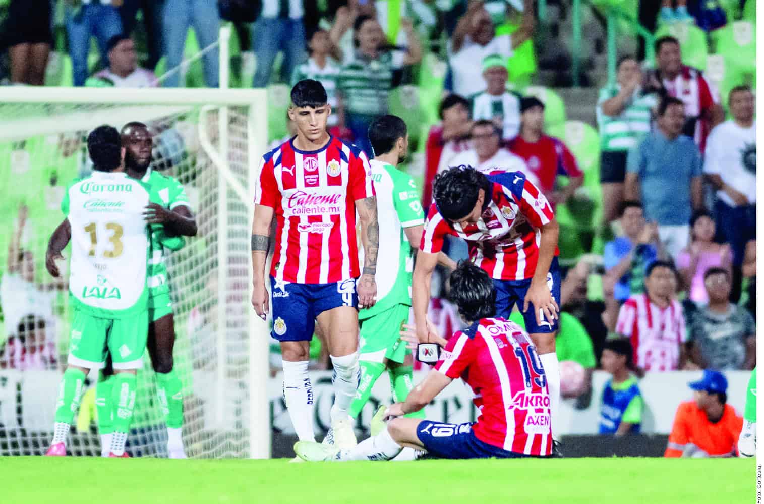 Chivas de Gabriel Milito regalan penales en Apertura 2025