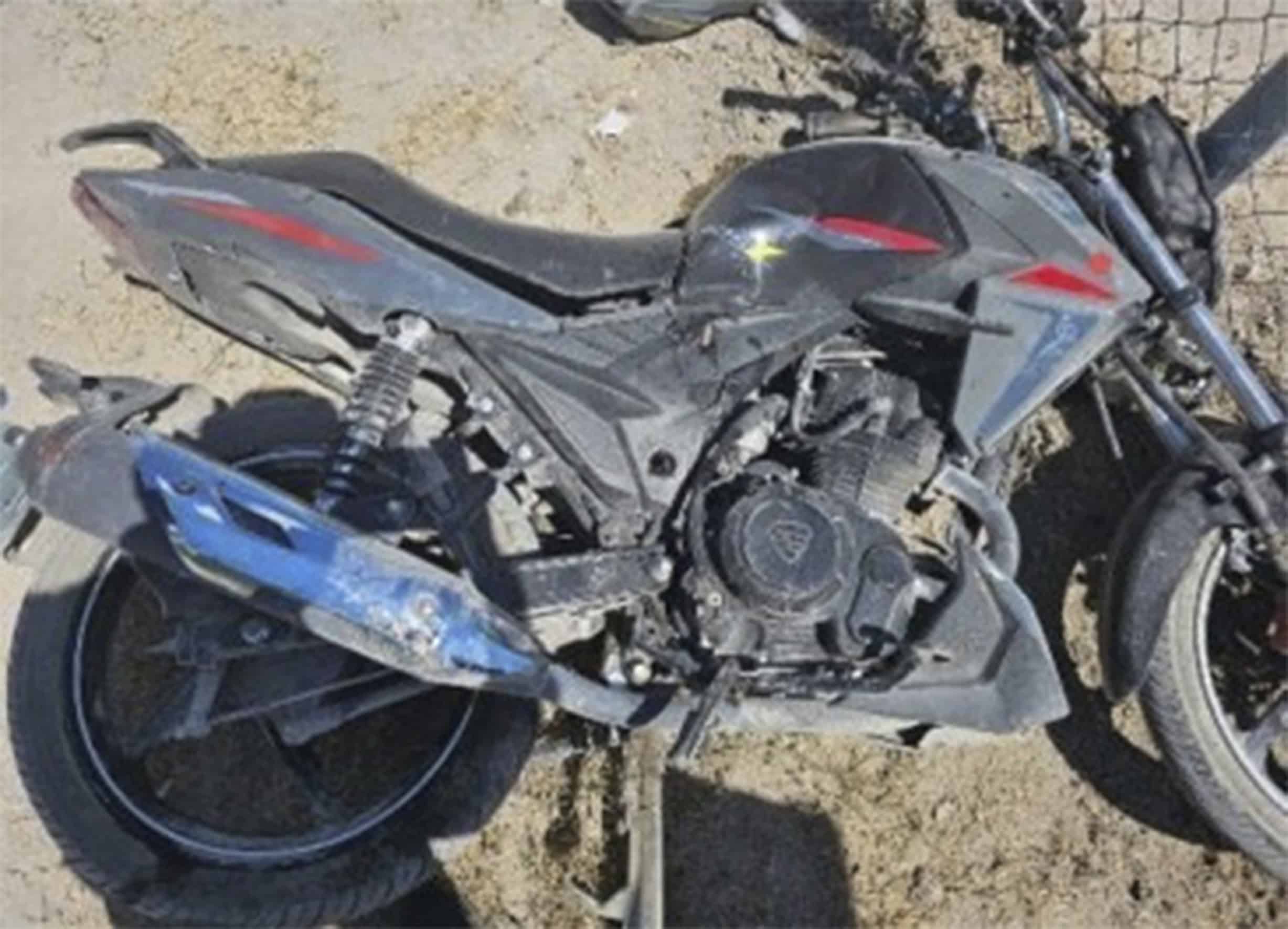 Hermanos lesionados tras choque entre motocicleta y camioneta en Zaragoza