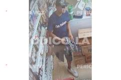 Delincuente captado por cámaras durante asalto en Chips