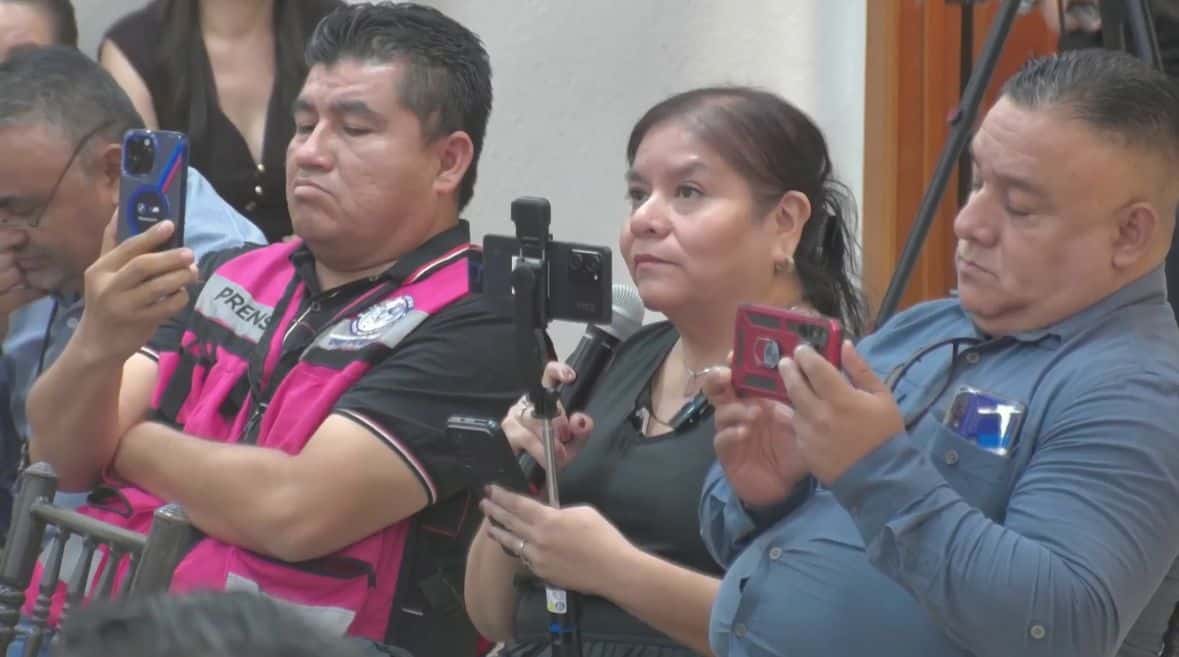 Alcalde Jacobo Rodríguez evita responder sobre antidoping y arremete contra reportera