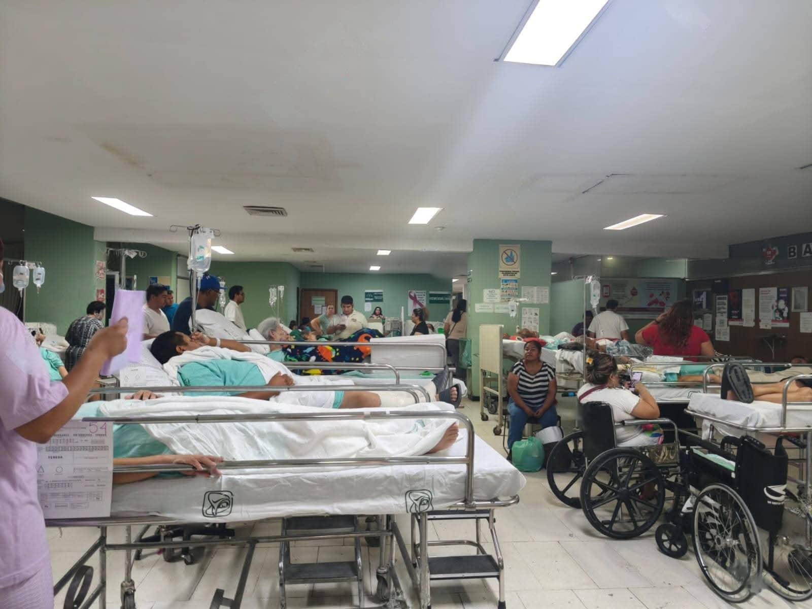 Evacuación de Pacientes en IMSS tras Incendio en Clínica 7