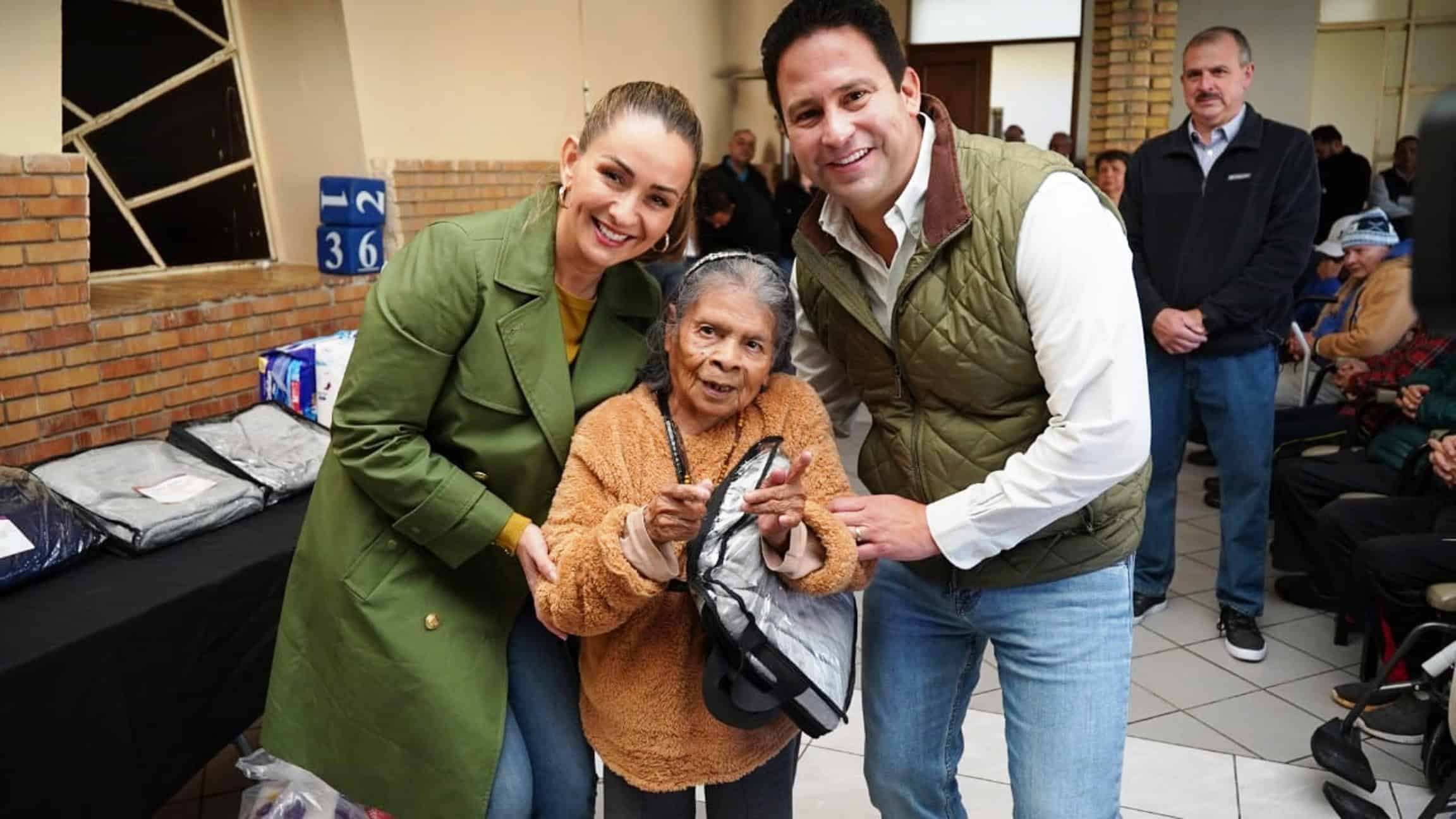 Entrega de Apoyos de Corazón a Adultos Mayores en Saltillo