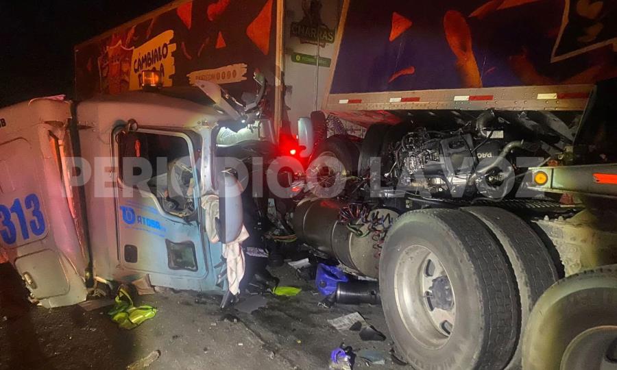 Choque Fatal en Autopista: Trailero Pierde la Vida en Ramos Arizpe