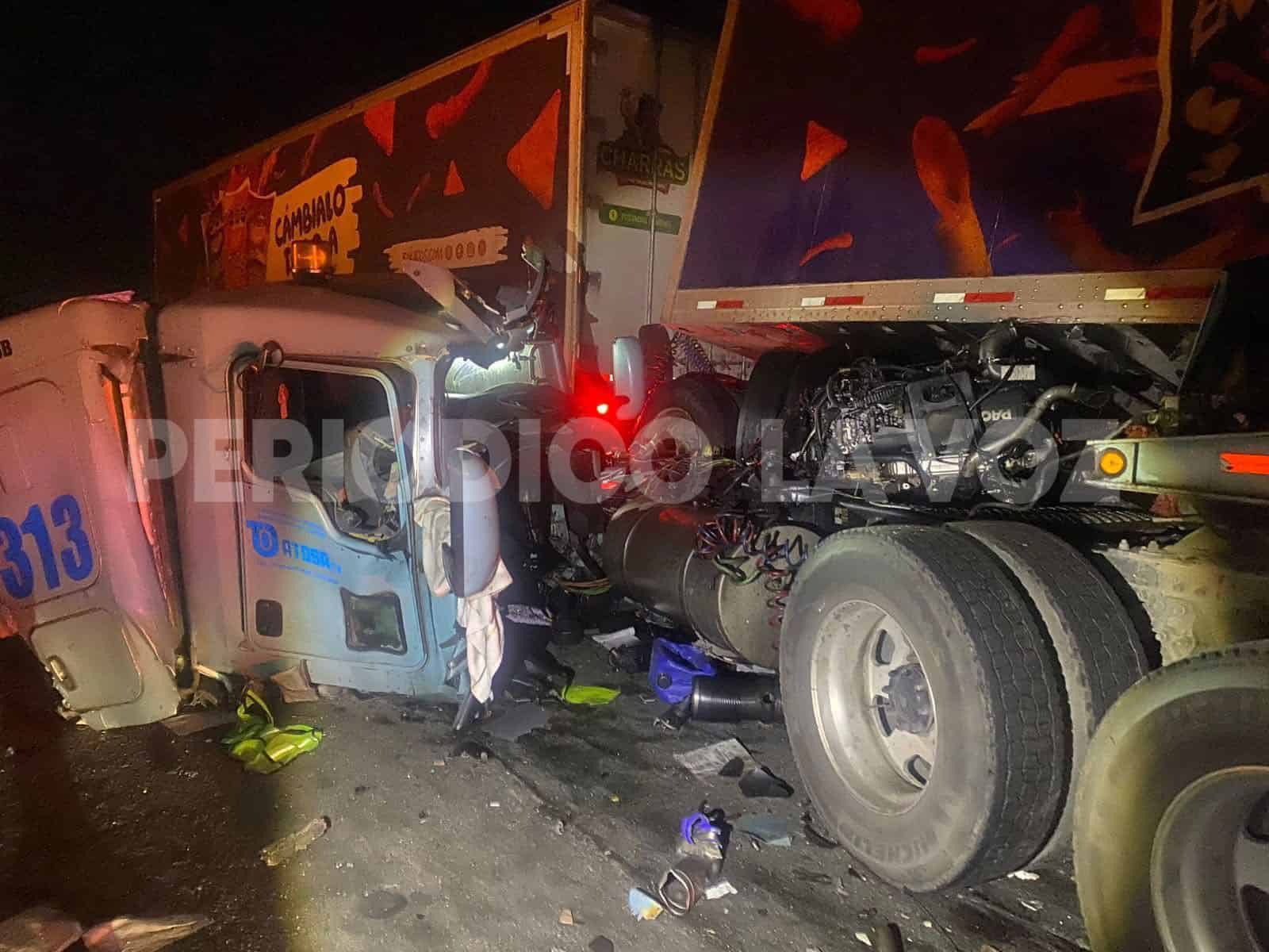 Choque Fatal en Autopista: Trailero Pierde la Vida en Ramos Arizpe