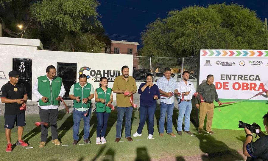 Alcalde encabeza rehabilitación de cancha deportiva en colonia Independencia
