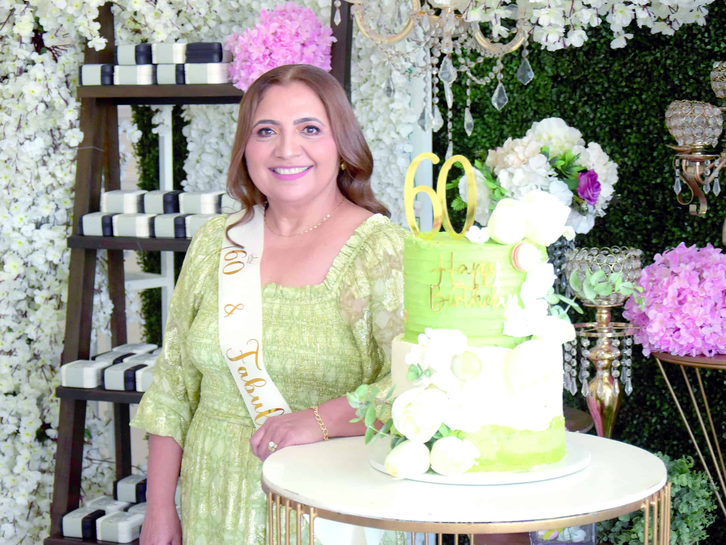 Emotiva fiesta de cumpleaños para Norma Reyes en salón exclusivo