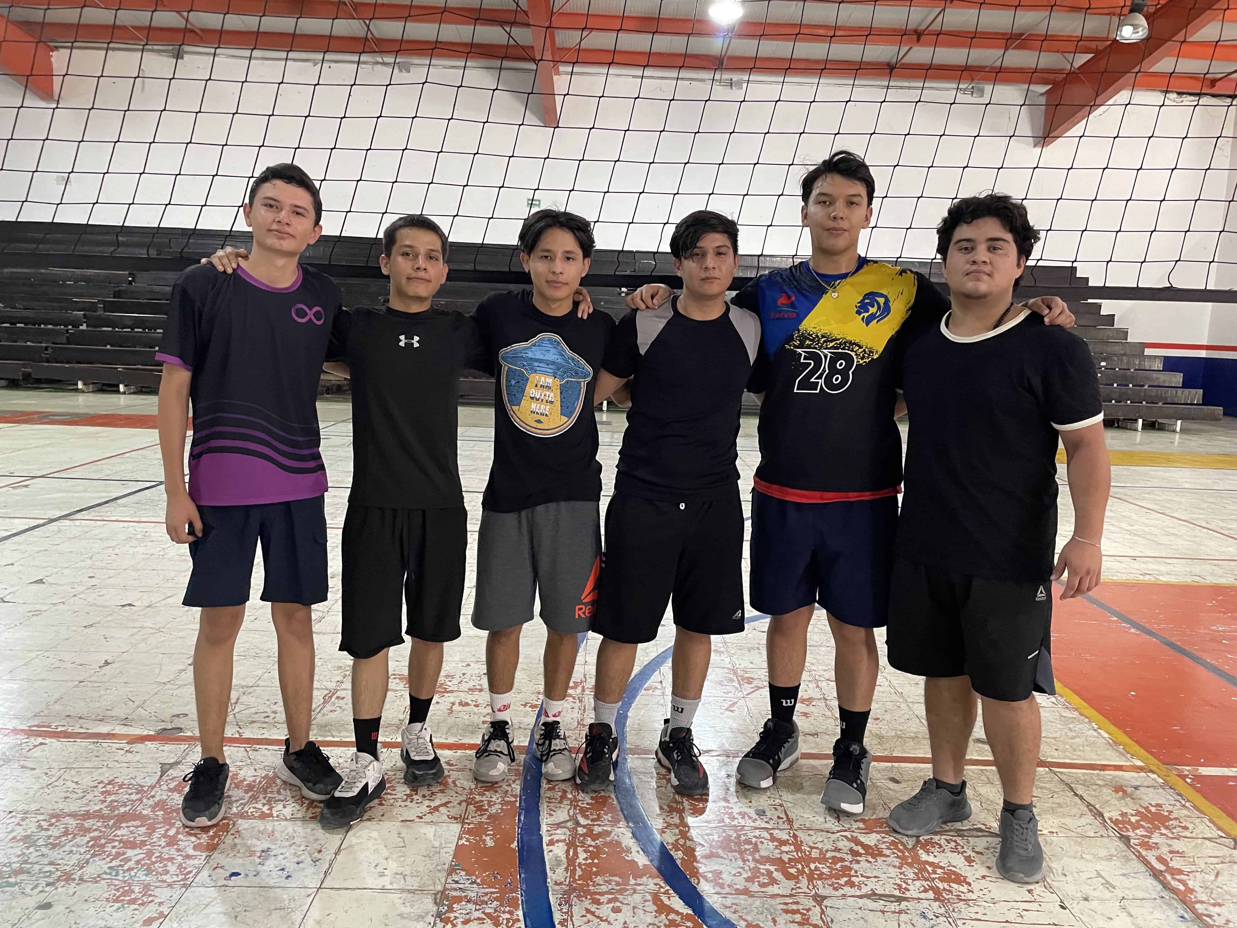 Cuervos y Tilines protagonizan un duelo vibrante en la cancha