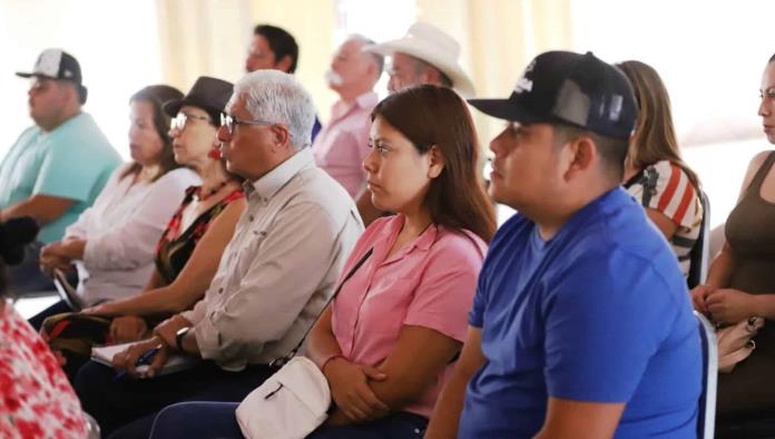 Habitantes de Arteaga exigen atención a necesidades