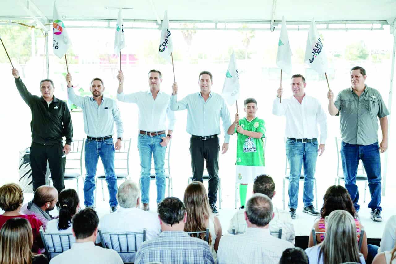 Javier Díaz González impulsa rehabilitación de cancha en Saltillo