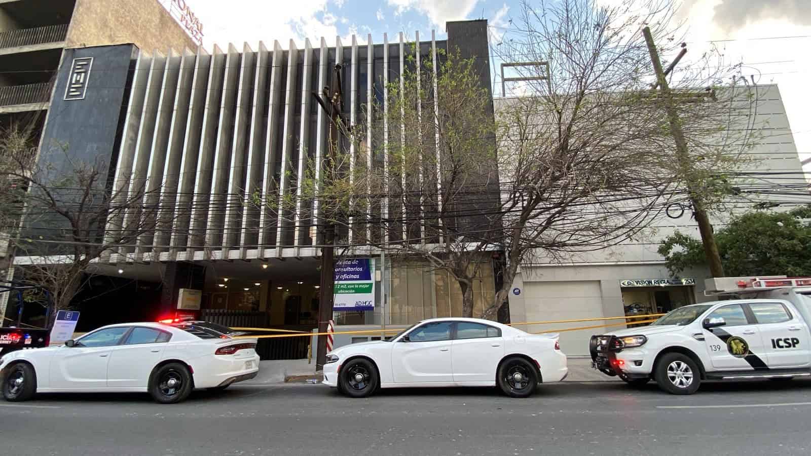 Fiscalía de Nuevo León investiga fallecimiento en consultorio médico