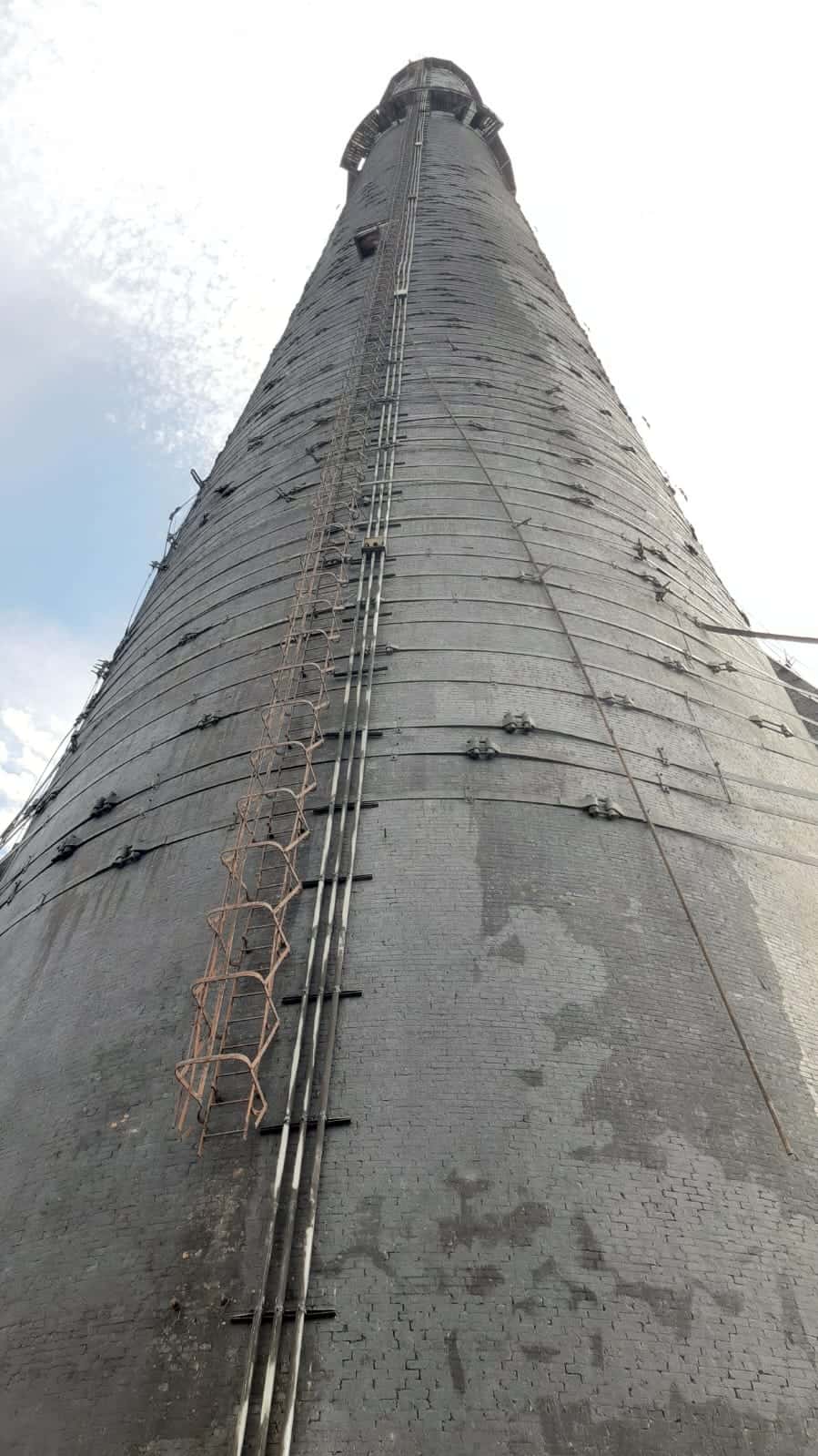 Preservación de la Chimenea de Nueva Rosita: legado histórico