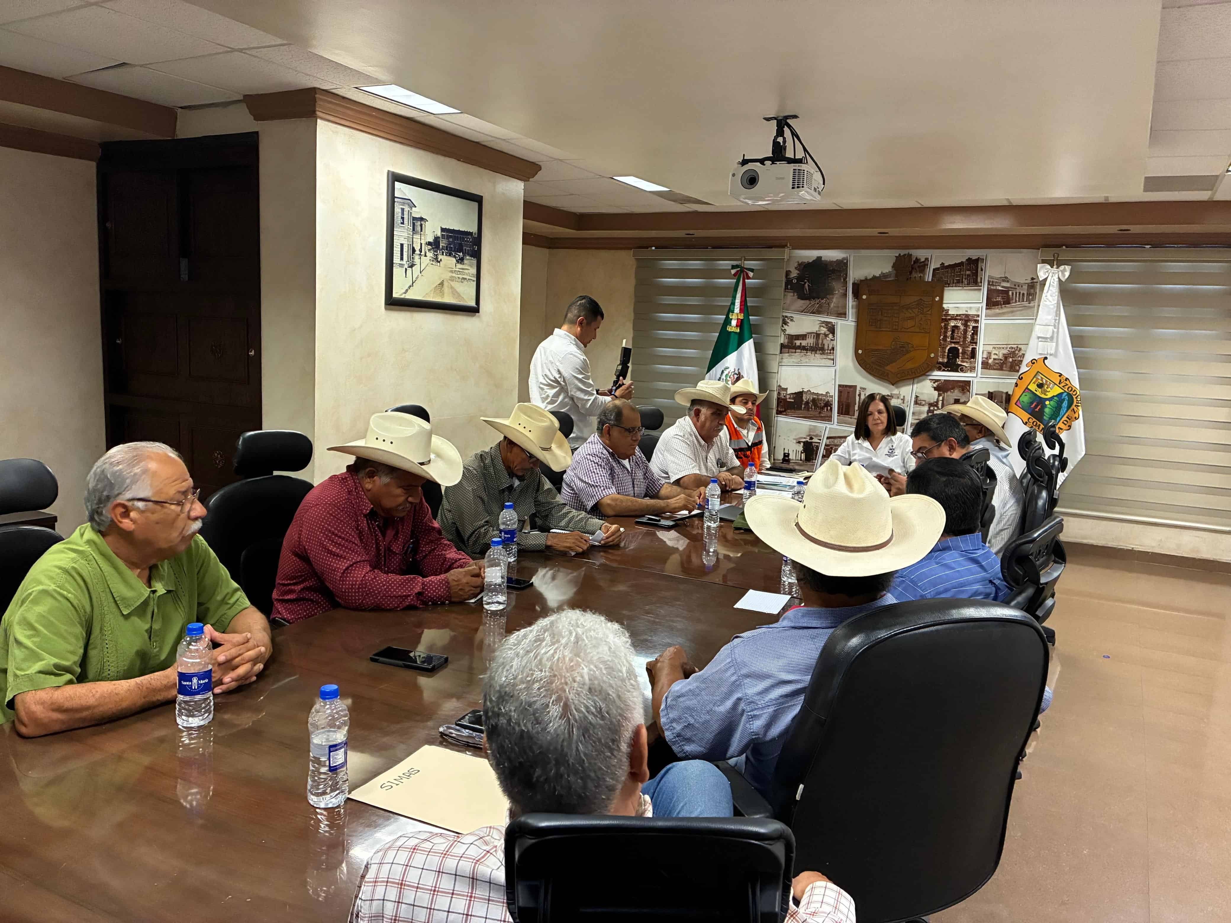 Apoyo a ejidos de Frontera: Alcaldesa Sara Irma Pérez Cantú promueve desarrollo