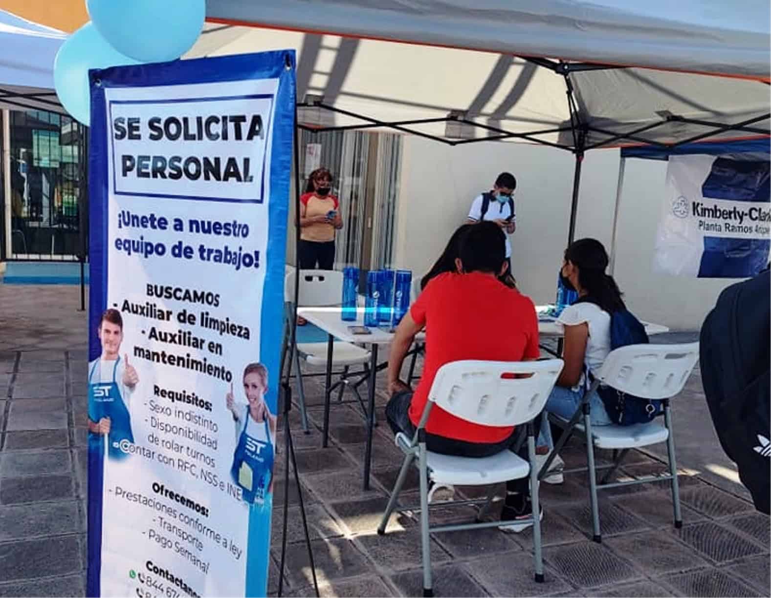 Realizan Ferias del Empleo en Saltillo y Torreón como respuesta a reajuste en Daimler y cierre en Wrangler