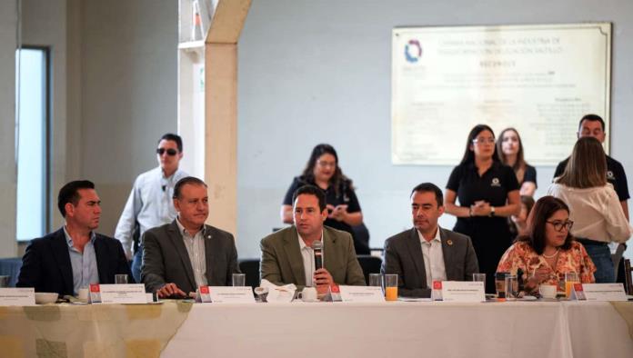 Presenta Alcalde de Saltillo programa Activa tu Parque a empresarios