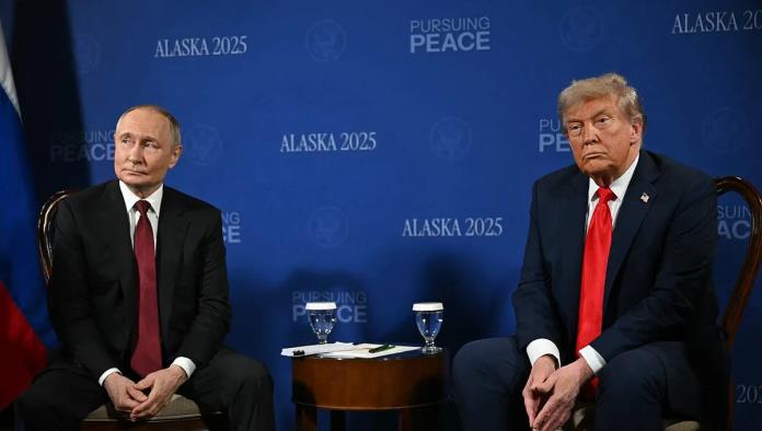 Trump y Putin se reúnen en Alaska sin acuerdo final sobre Ucrania