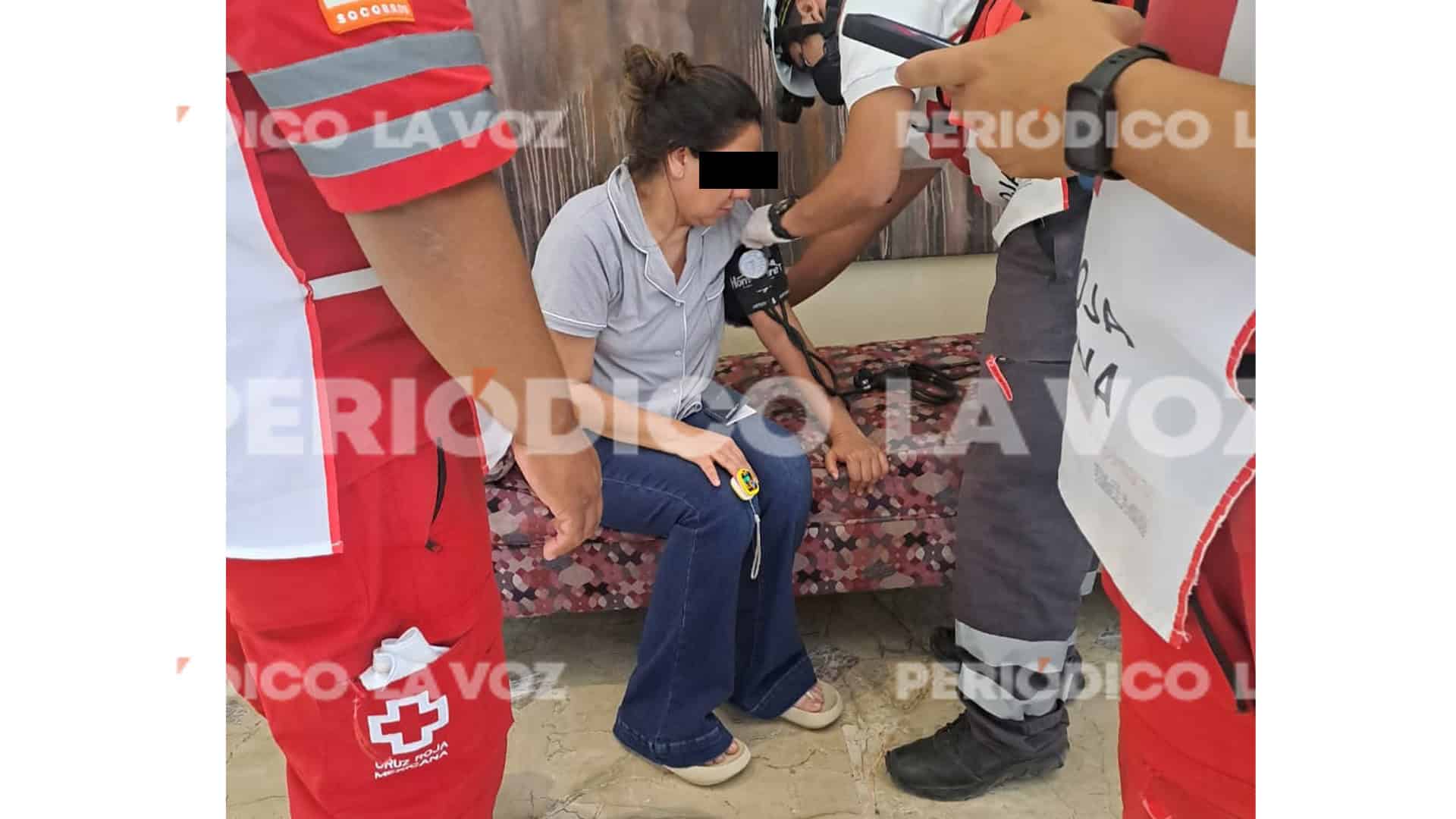 Cruz Roja Mexicana asiste a mujer tras atentar contra su vida en hotel