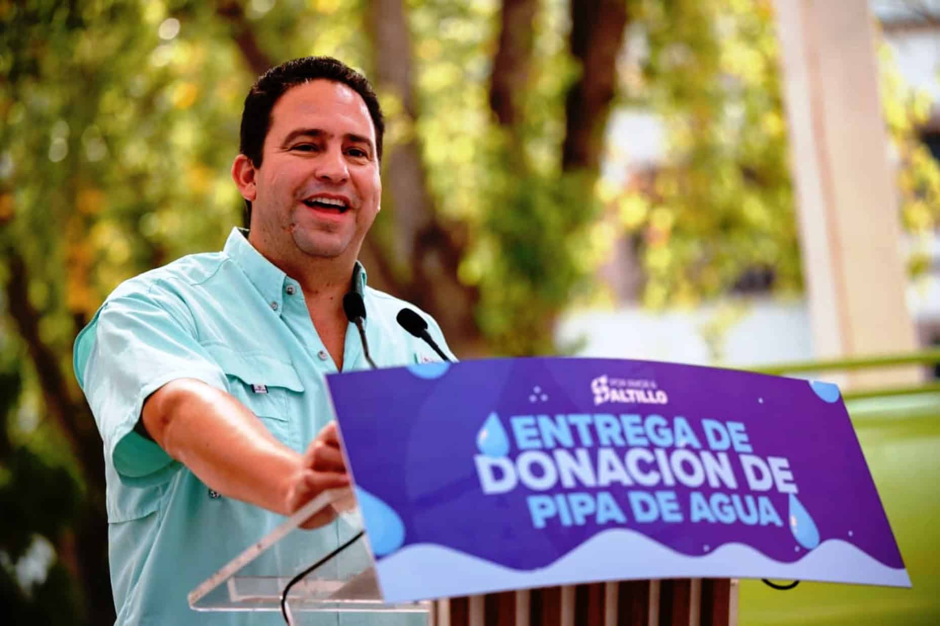 Donación de pipa de agua en Saltillo para fortalecer abasto