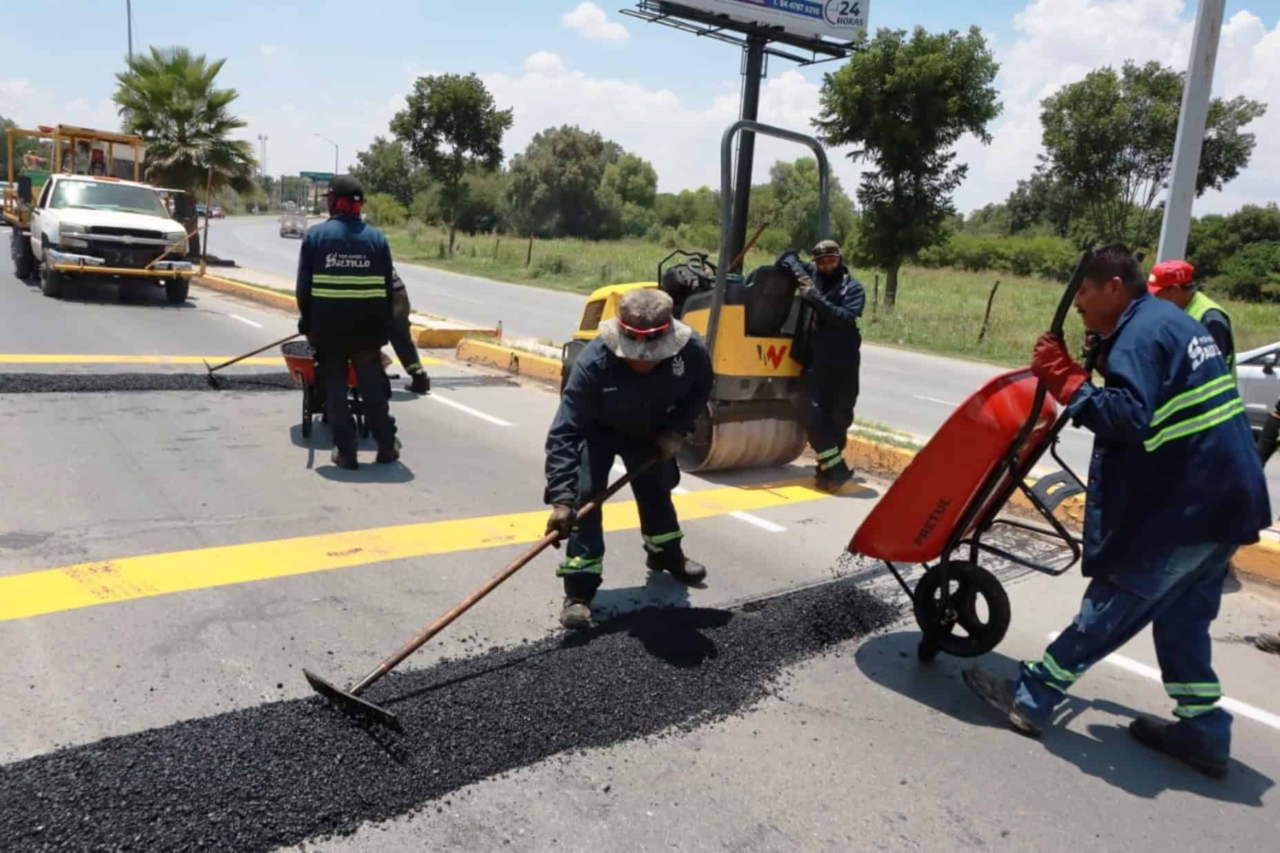 Gobierno de Saltillo mejora seguridad vial con reductores de velocidad