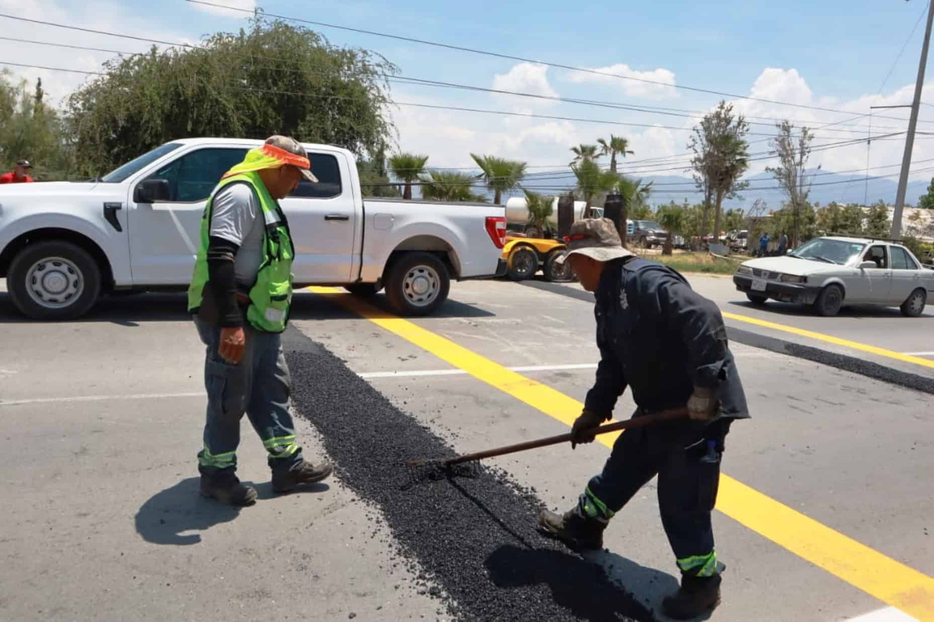 Gobierno de Saltillo mejora seguridad vial con reductores de velocidad