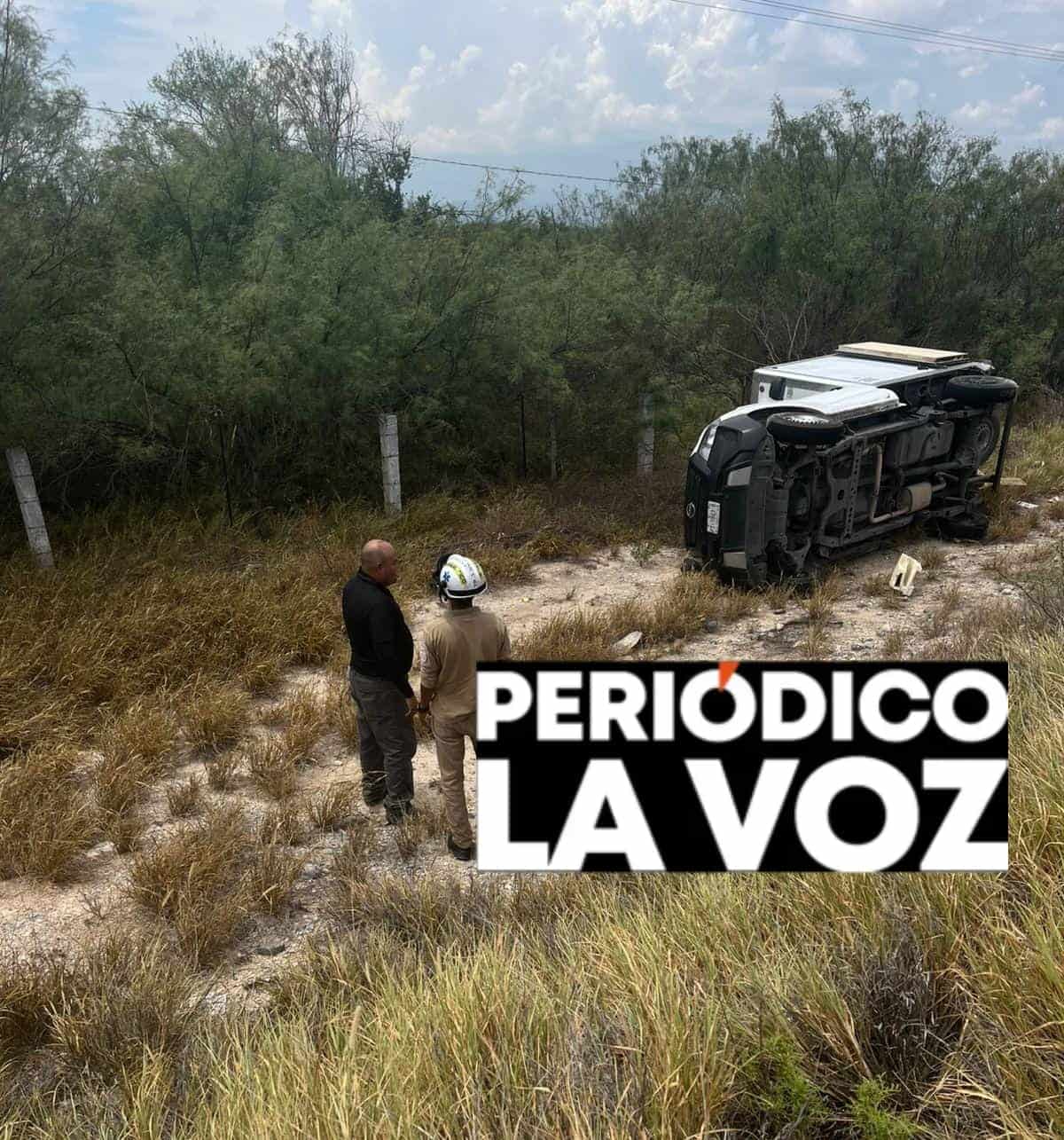Vuelca conductor de Saltillo en la carretera 57