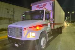 Camión provoca choque múltiple en carretera Santa Eulalia