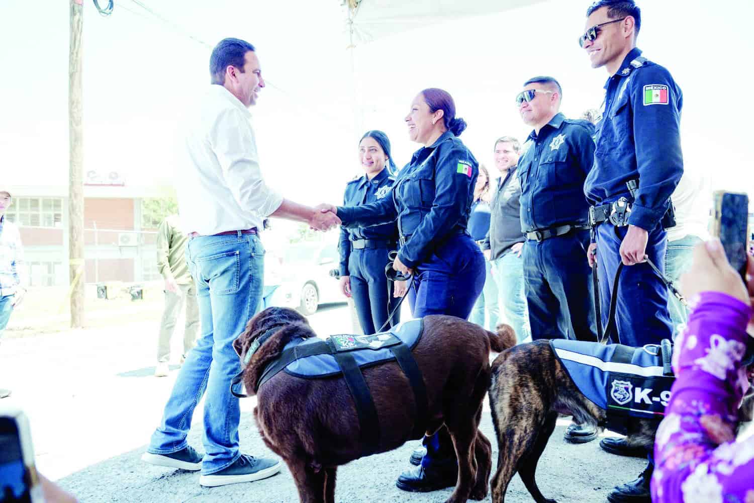 Refuerzan seguridad con binomios caninos