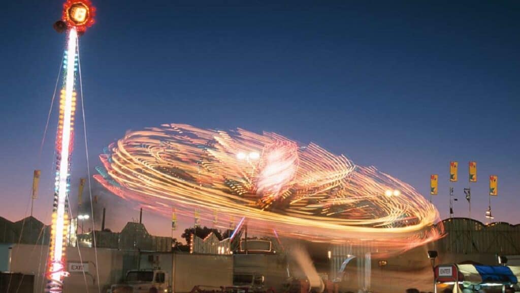 Falla en juego mecánico deja a ocho personas suspendidas en Zacatlán