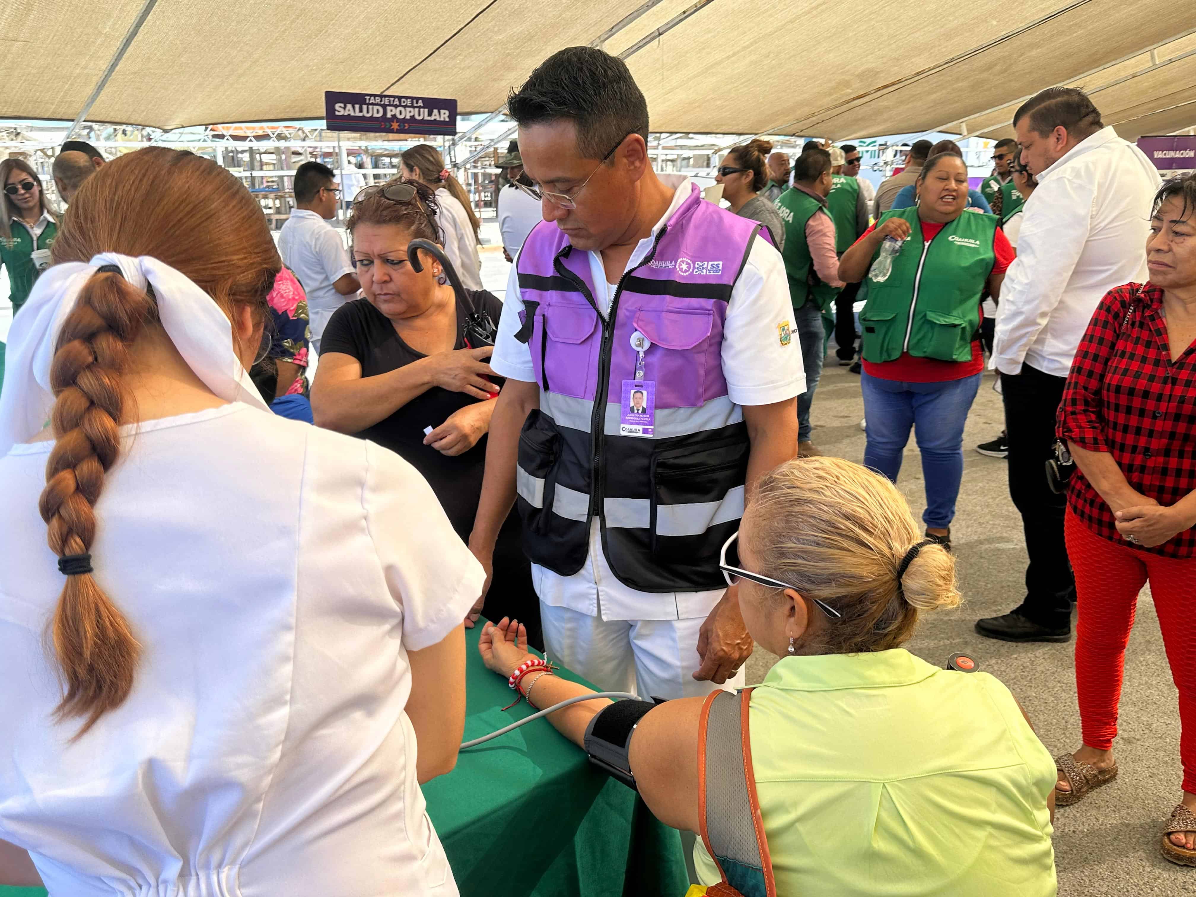Caravana de la Salud llega a Villas del Carmen
