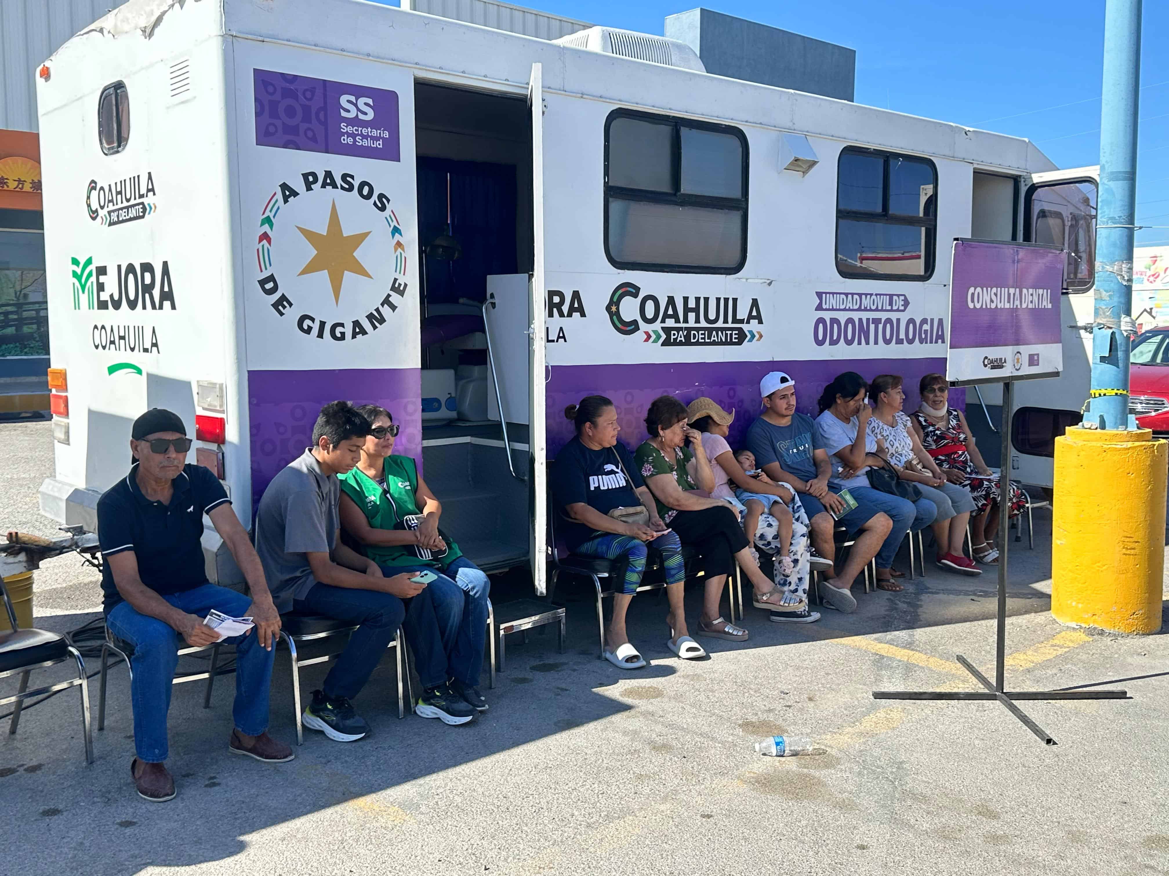 Caravana de la Salud llega a Villas del Carmen