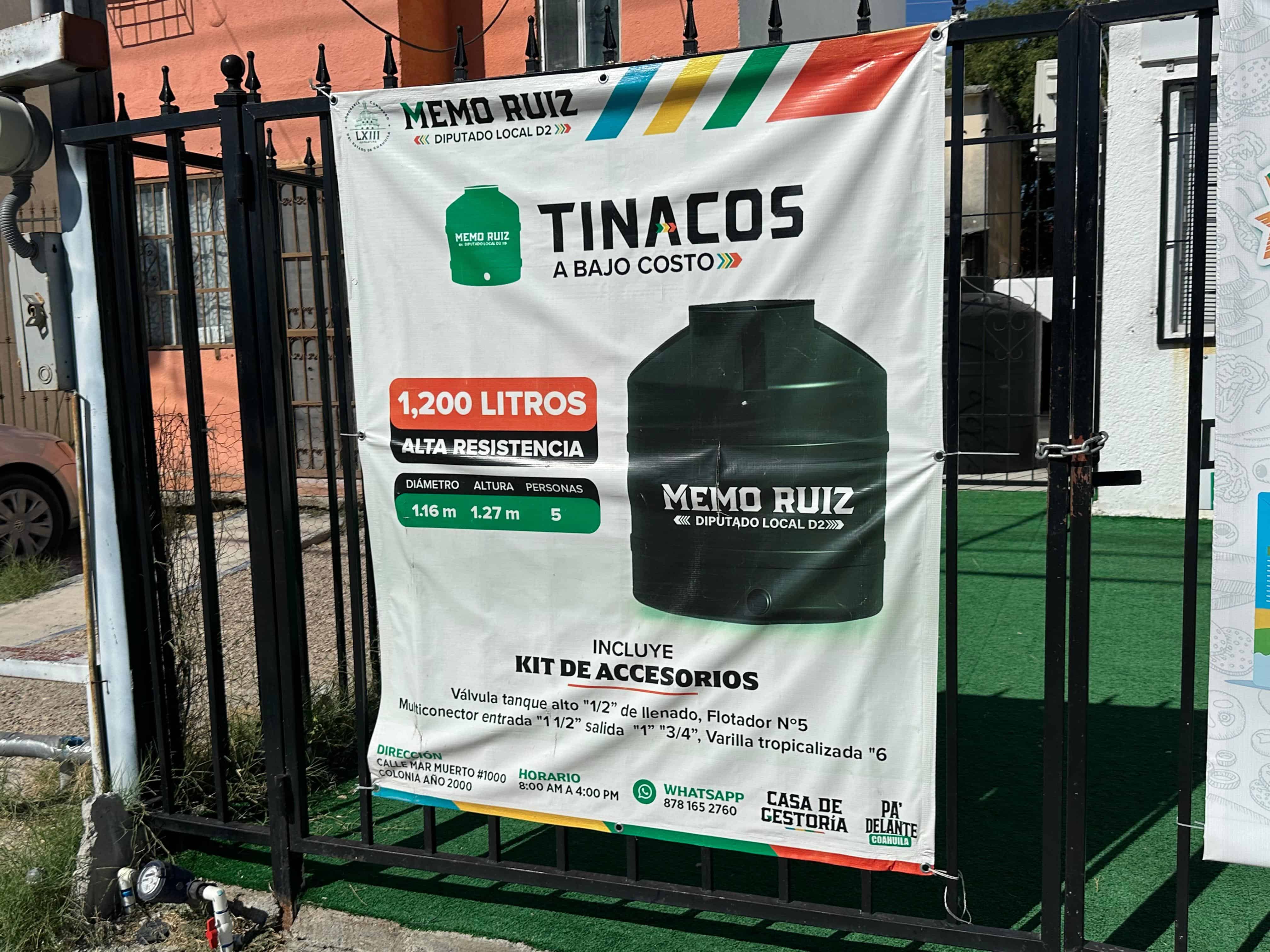 Beneficia Memo Ruiz a más de 400 familias con tinacos subsidiados