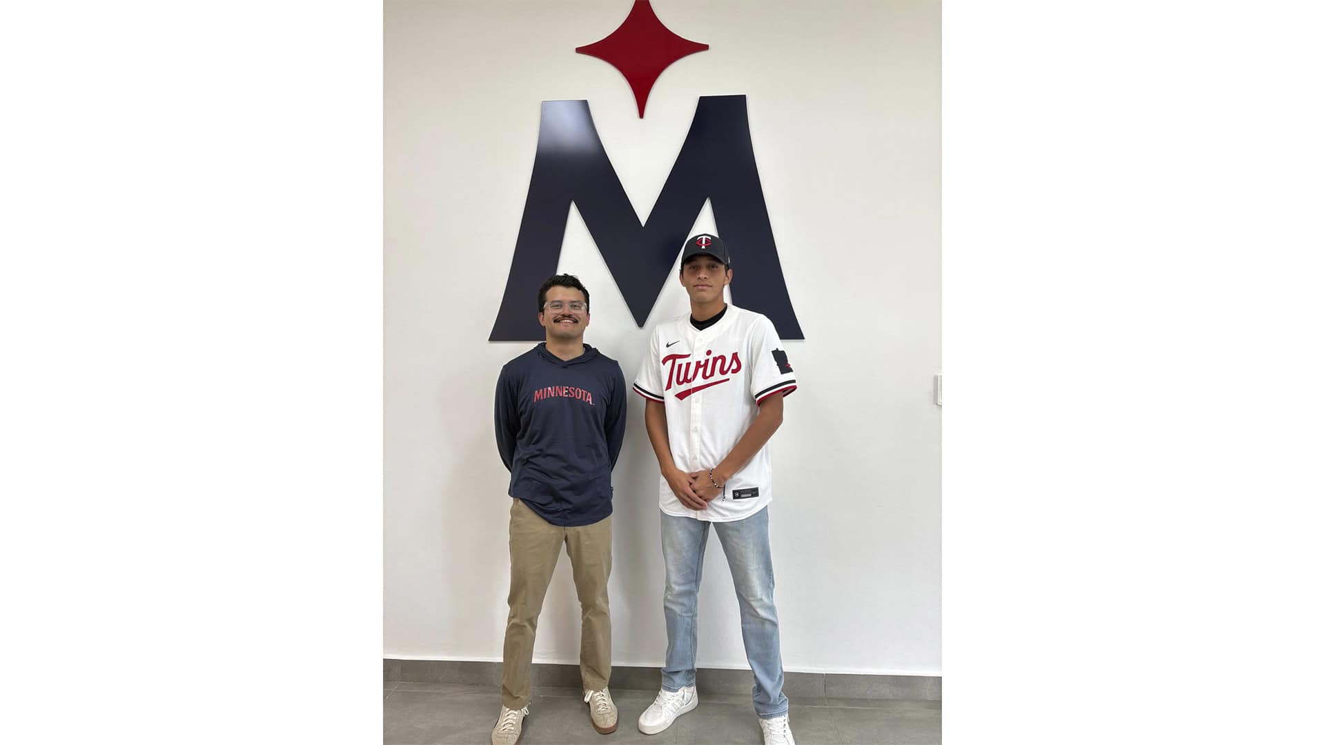 Juan Márquez Navarro firma con los Twins de Minnesota