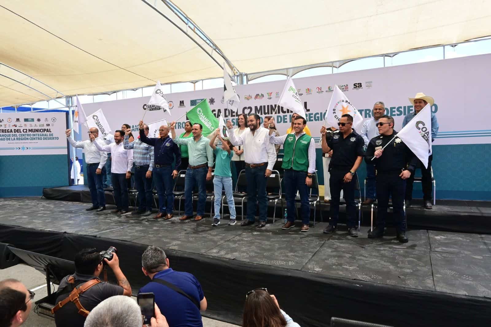 Víctor Manuel Leija Vega y Manolo Jiménez inauguran Centro de Seguridad en Coahuila