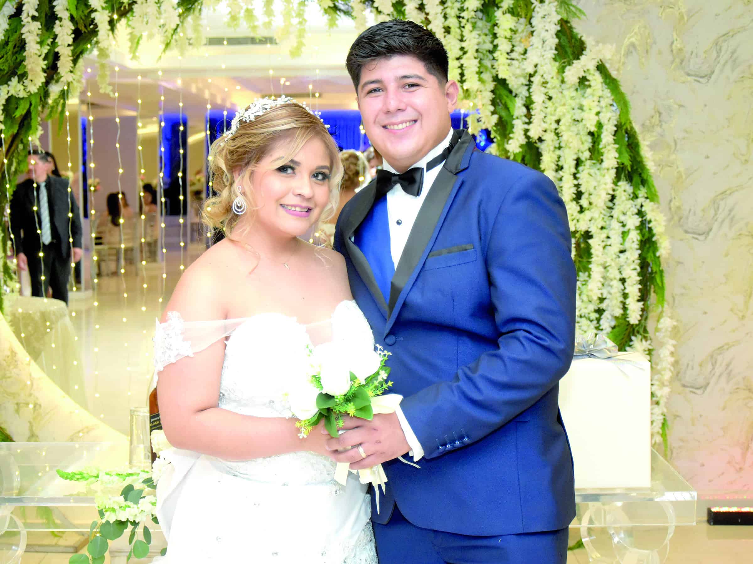 Recepción inolvidable: Cena-baile de los recién casados Abril y Jairo