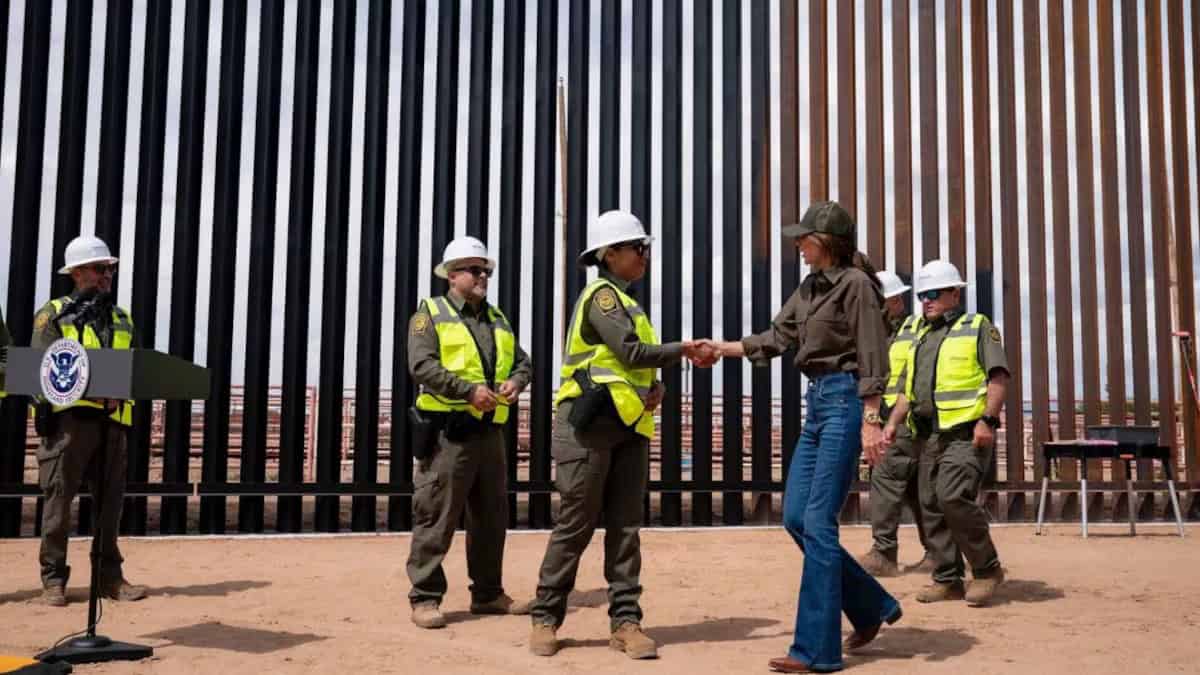EE.UU. Pinta de Negro el Muro Fronterizo para Dificultar Escalada