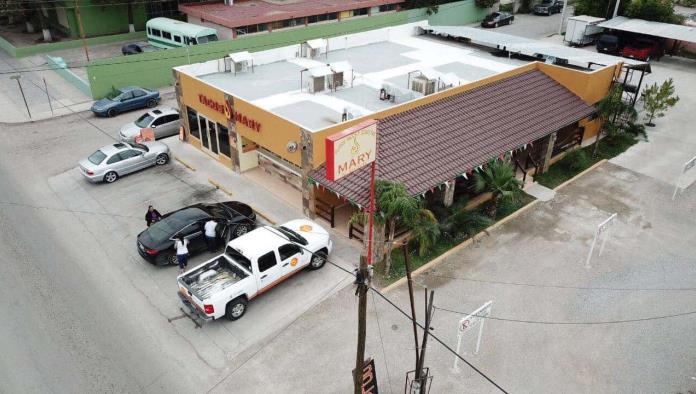 Acusan a restaurante Tacos Mary de abusos laborales y venta de comida en mal estado