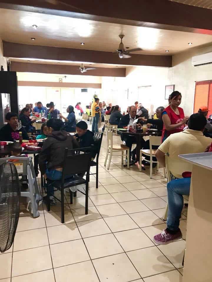 Acusan a restaurante Tacos Mary de abusos laborales y venta de comida en mal estado