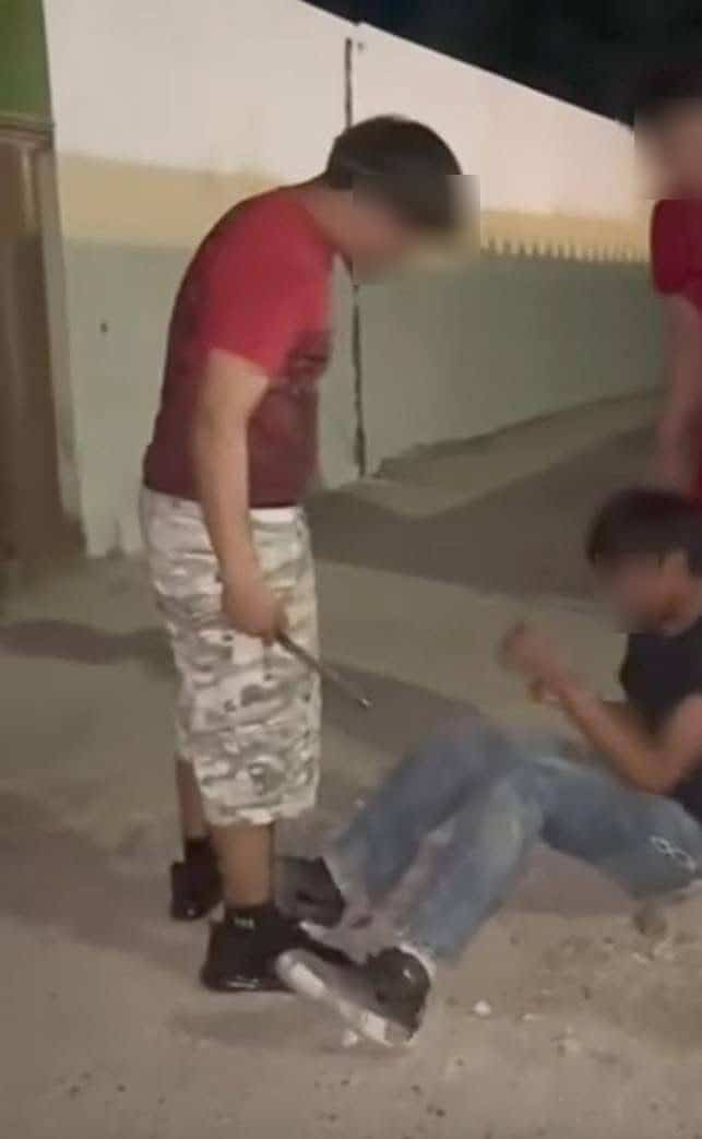 Violencia juvenil sacude Ciudad Acuña: menores agreden brutalmente a otro y escapan